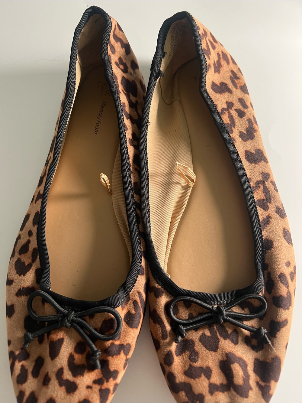 Time and Tru Leopard Print Flats with Black Trim and Bow Accent Size 10 - Picture 5 of 12